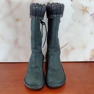UGG Gray Boots with Knit Cuff - 6